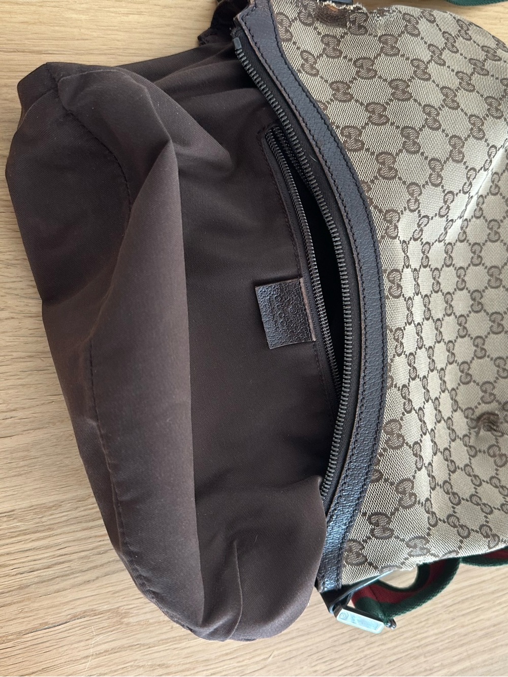 Gucci Cherry Line Crossbody Bag - Picture 7 of 16